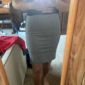 White House black market pencil skirt black and white